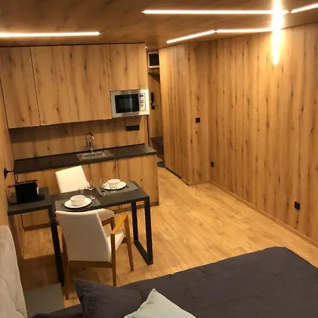 - Maroldova Apartment *