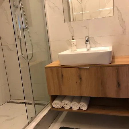 - Maroldova Апартаменты *